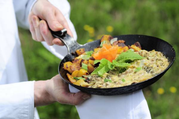 0177_Rh-nschaf_Hotel_Krone_Rh-ner_K-che_2012